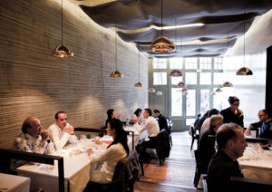 Restaurant Anna Warmoesstraat 111 interieur Ronald Hooft Uit eten